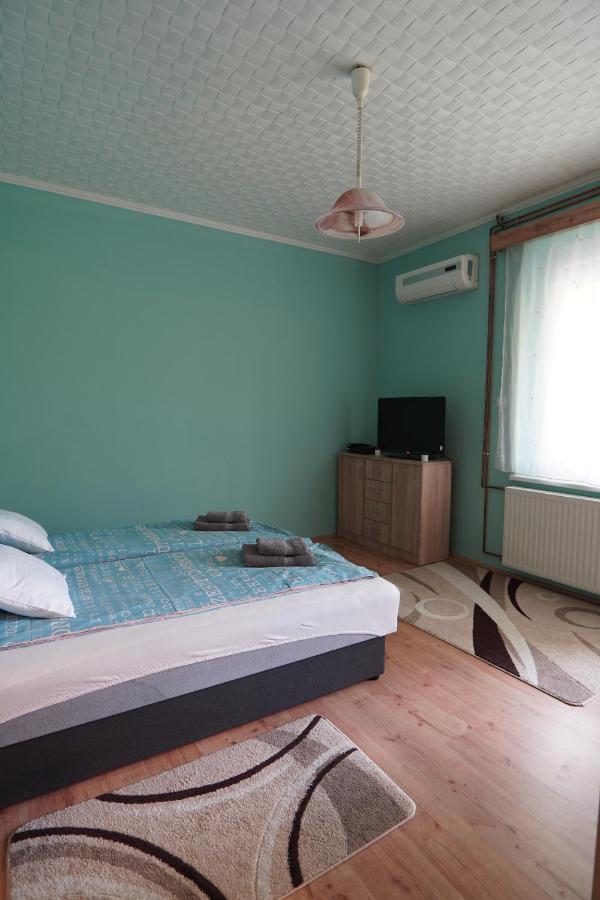 Dia Apartman Pécs Extérieur photo